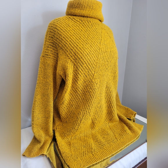 LONG SLEEVE SLIT ROLLNECK TUNIC SWEATER - Picture 3 of 7